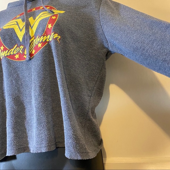 Wonder Woman Super Soft Hoodie Size Small - Picture 4 of 9